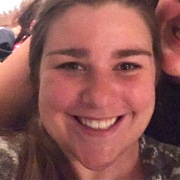 Meet your Posher, Olivia - Picture 1 of 1